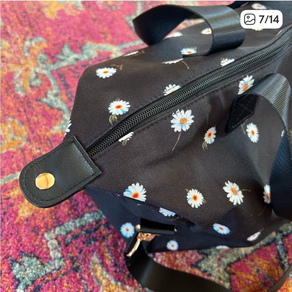 Alice + Olivia | Women’s Black/White Floral Daisy Print Crossbody Duffle Bag, OS - Picture 8 of 14